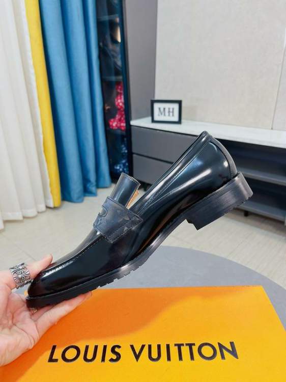 Picture of Louis Vuitton Shoes _SKULVsz38-45mnf054214318